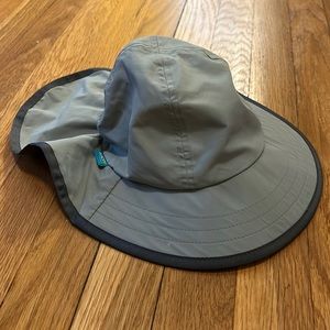 Toddler sun hat by Sunday Afternoons, size small (1-3 yrs)